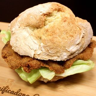 Panado frango com kebab e ovo