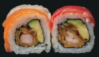 165. Uramaki De Langostino Con Mix Pescado (8 Pzs.)