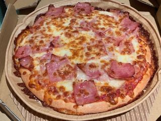 Pizza Jamón York (Mediana)