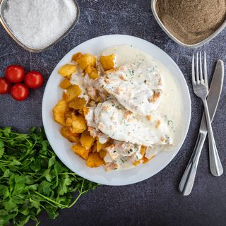 Piletina u belom vinu sa prilogom