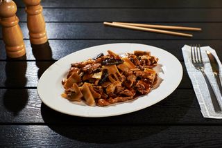 Porc cu bambus și ciuperci