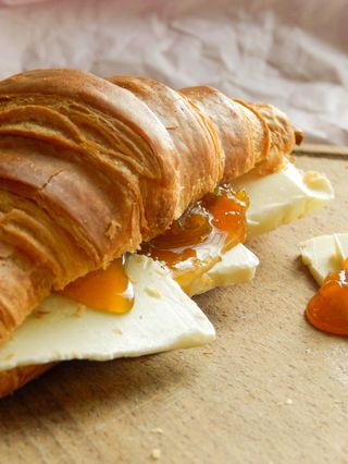 З джемом та маслом (125г)