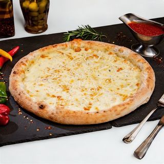 Pizza Quattro Formaggi Ø 32cm1