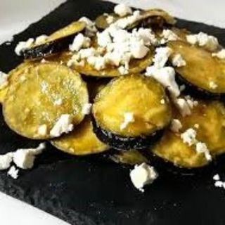 Berenjenas Con Miel Y Escamas De Queso