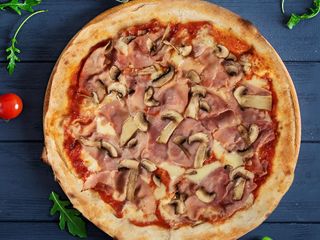 Pizza Prosciuto e Funghi