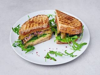 KANAPKA HUMMUS