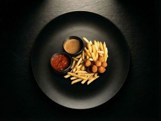 Діпи фрі з соусами (210g)