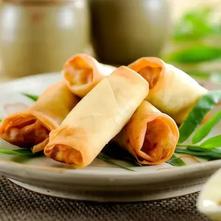 W12. ROLLITOS JAPONÉS (8P)
