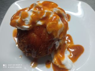 Bomba Casera Picantita Con Dos Salsas