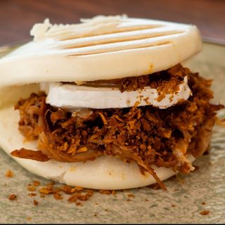 Pan Bao con cerdo  agridulce
