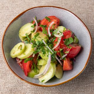 კიტრი-პომიდვრის სალათი კახური ზეთით (350 გრ.)