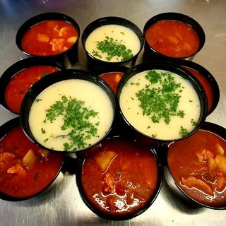 Żurek z Ziemniakami, Jajkiem i Białą Kiełbaską