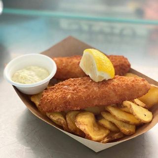 Fish and chips + Lattina Coca-Cola