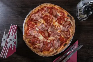 Pizza Quattro Carni