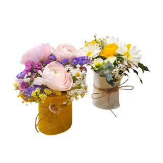 Composizione floreale in lana cotta 