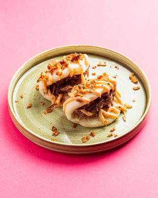 Pulled pork, cipolla fritta, spicy mayo