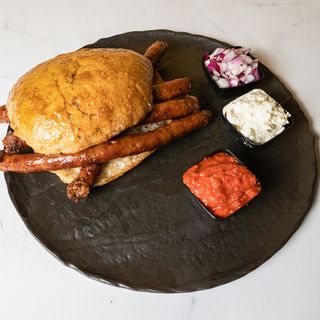 Kobasice s roštilja u lepinji ili somunu