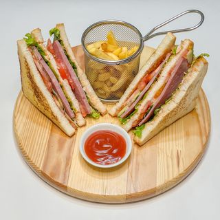 Сэндвич с копченной говядиной