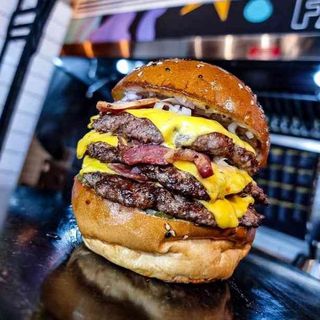 AMERICAN TRIPLE BACON CHEESEBURGER 500gr