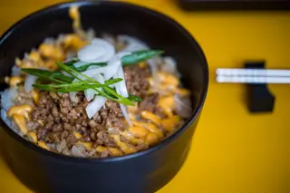 Donburi con maiale