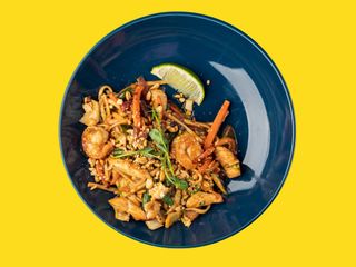 Локшина в соусі Пад Тай з куркою та креветками (280g)