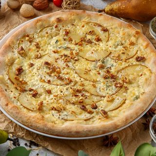 Pizza cu pere și Gorgonzola