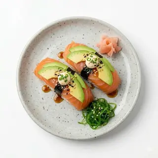 Nigiri De Salmón Ahumado Y Aguacate (2 Uds.)