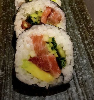 Futomaki De Ventresca De Atún (10 Uds.)