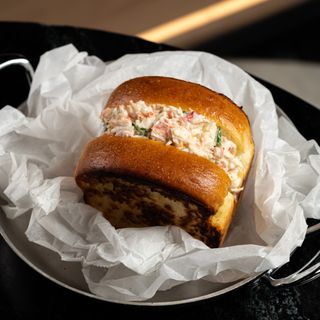 King Crab roll in paine japoneza cu lapte 280 gr