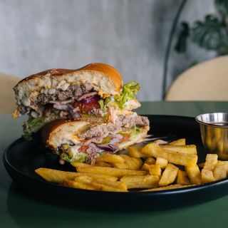 Бургер Вишня-ДорБлю