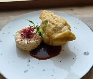 Devolay z puree i surówką