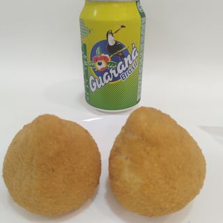 2 Coxinhas Frango e Bebida