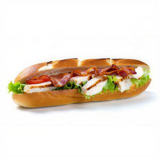 Bocadillo de Pechuga de Pollo, Bacón, Cebolla Frita y Alioli