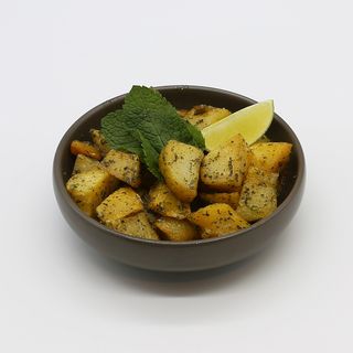 Cartofi prăjiți cu mentă și usturoi