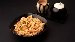 ბრინჯი ქათმით ჯეკის სოუსით