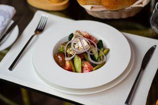 Salată Idjyan cu legume proaspete și cașcaval Feta