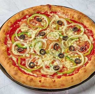 PIZZA MEDIA PORTUGUÊSA DA CASA