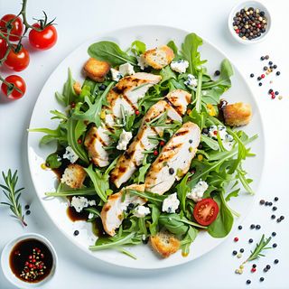 Salata cu pui si gorgonzola