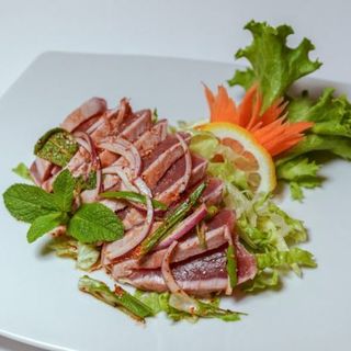 Nam tok pla tuna