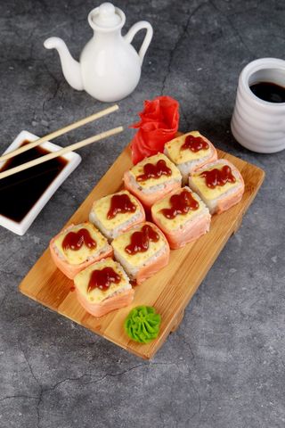 Теплые роллы "Запеченный Boston"