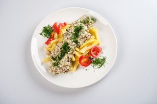 Cartofi prajiti cu jumari, smantana, cimbru si ceapa rosie