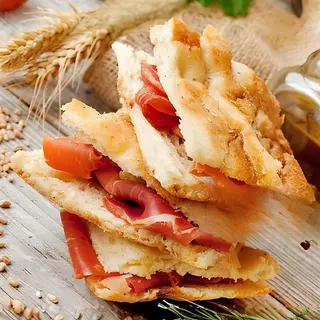 Focaccia crudo