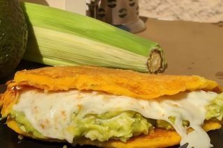 Cachapa pepiada con queso