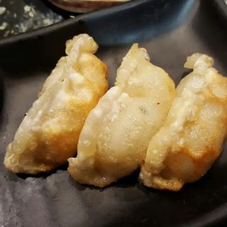 GYOZA DE CARNE FRITOS(4 Pzs.)