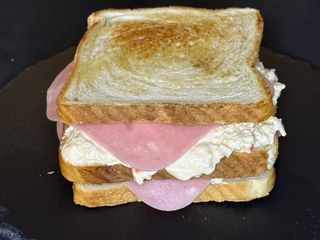 Sándwich 4 (Chatka) + patatas fritas 