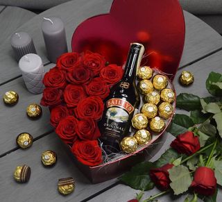 Inima cu trandafiri, Ferrero și Baileys