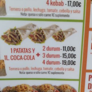 3 Durum ternera o pollo dentro ensalada ,salsa. Y patatas y cola 1 L.