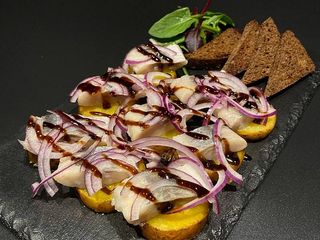 Оселедець на картоплі (385g)