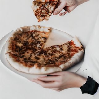 Pizza Capricciosa 480gr  + Coca-Cola 0.33l