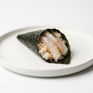 Temaki gambero crudo
